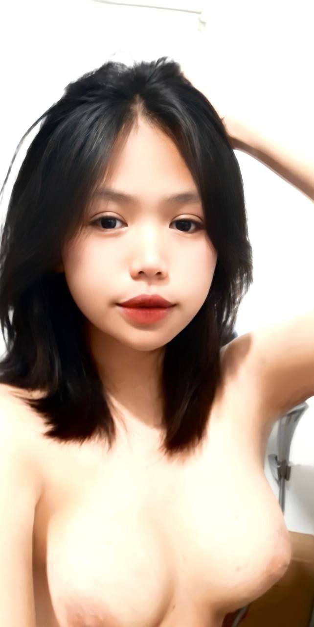 Chê "của" gã chồng bé, bà xã lén quan hệ nhau với ông hàng xóm